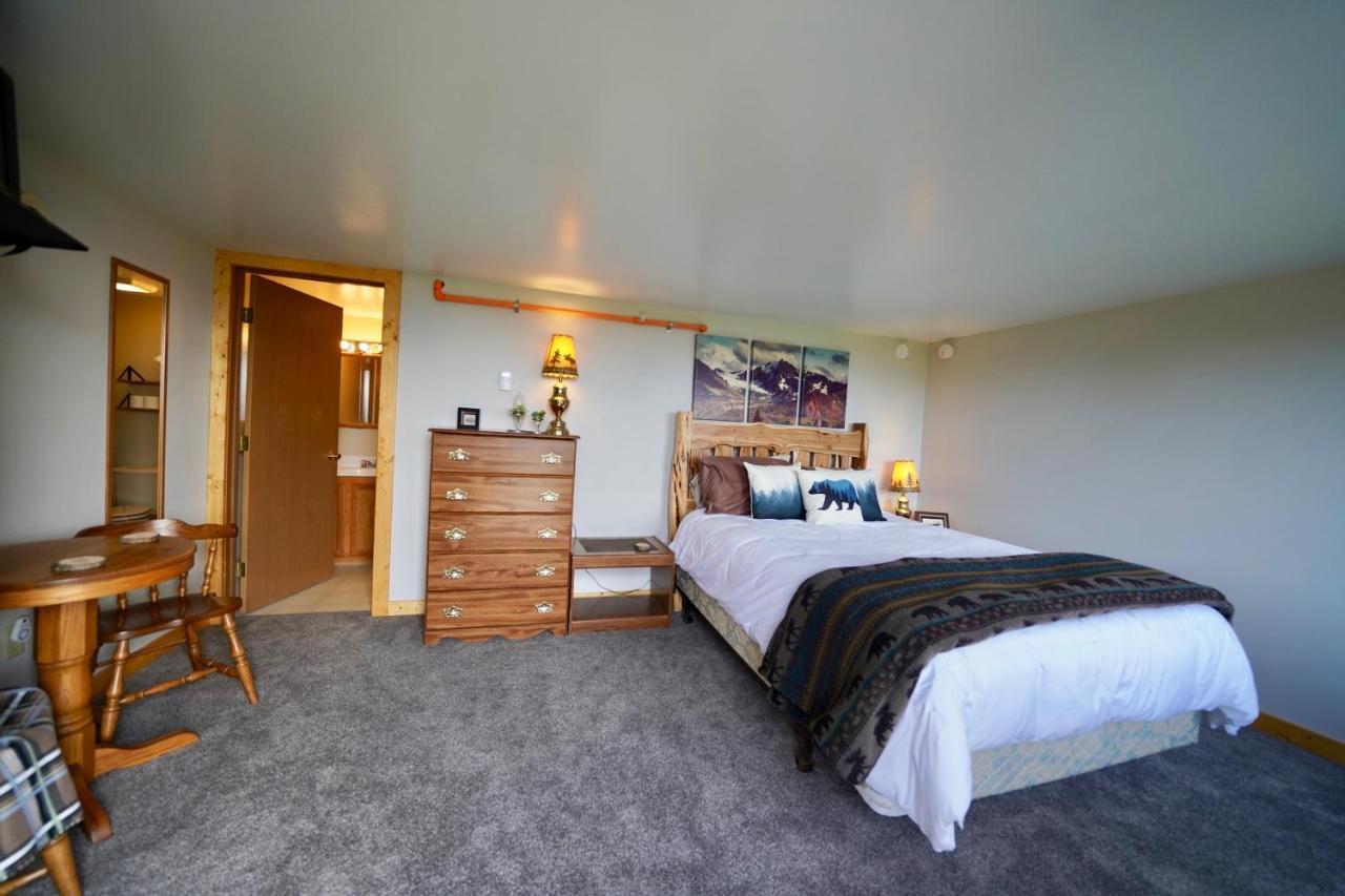 Flat Fish Lodge B&B And Event Center Хомер Экстерьер фото
